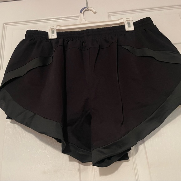 Athletic Flowy Shorts w Elastic Stretch Waistband - Picture 5 of 7